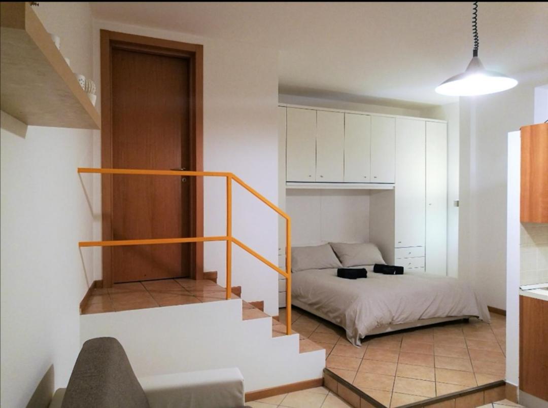 Farolfi Apartments Carracci Bologna Bagian luar foto