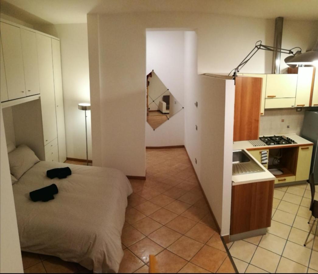 Farolfi Apartments Carracci Bologna Bagian luar foto