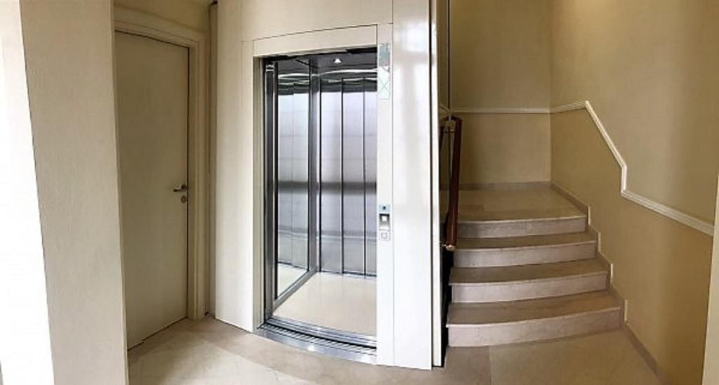 Farolfi Apartments Carracci Bologna Bagian luar foto