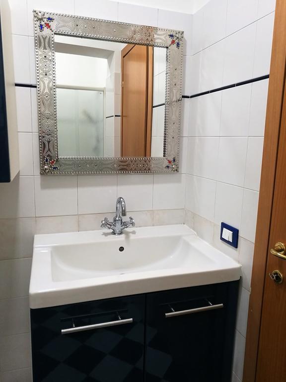 Farolfi Apartments Carracci Bologna Bagian luar foto